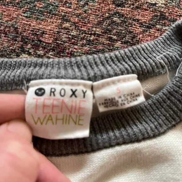 EUC Roxy sweater - Picture 2 of 2